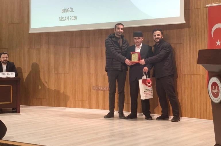 Yüksekovalı öğrenci ezan okuma yarışmasında bölge birincisi oldu 