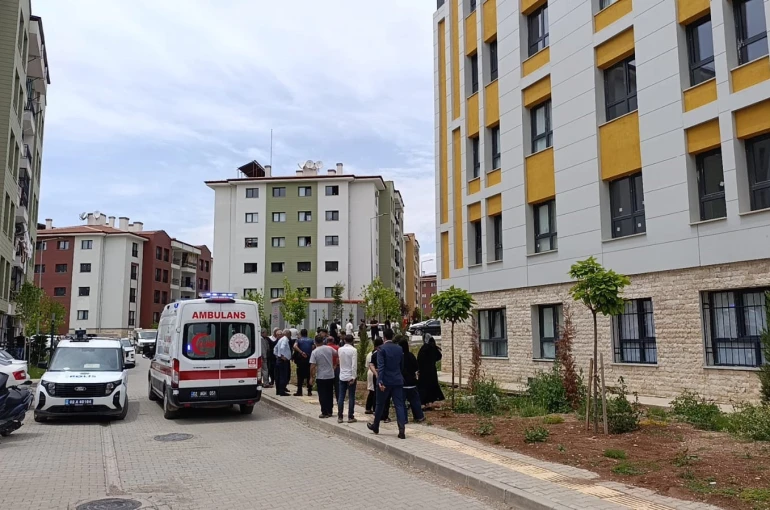 Yüksekten düşen kişi ağır yaralandı 