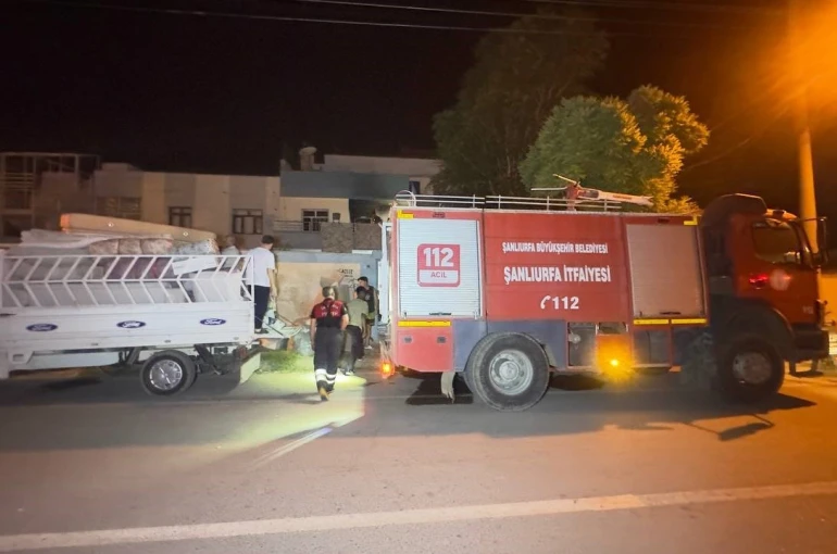 Yükselen alevler mahalleliyi sokağa döktü