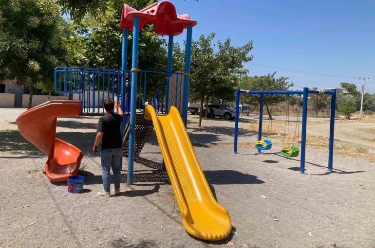 Yunusemre’de parklar çocuklar için yenileniyor 