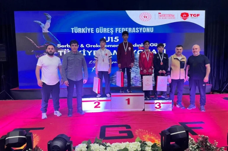 Yunusemreli güreşçi Kalay’dan bronz madalya 