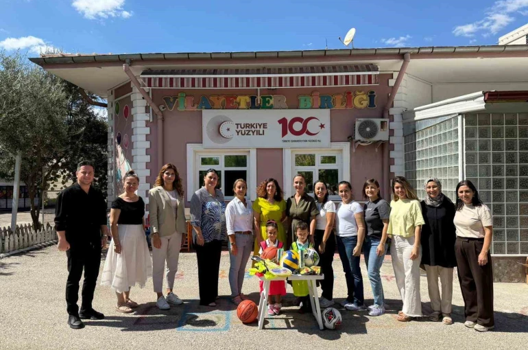 Yunusemreli minikler büyüklerine örnek oldu