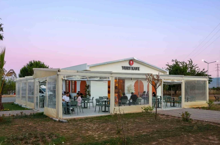 Yurt Kafe ve Işıklı Parkı öğrencilerin yeni buluşma noktası oldu 