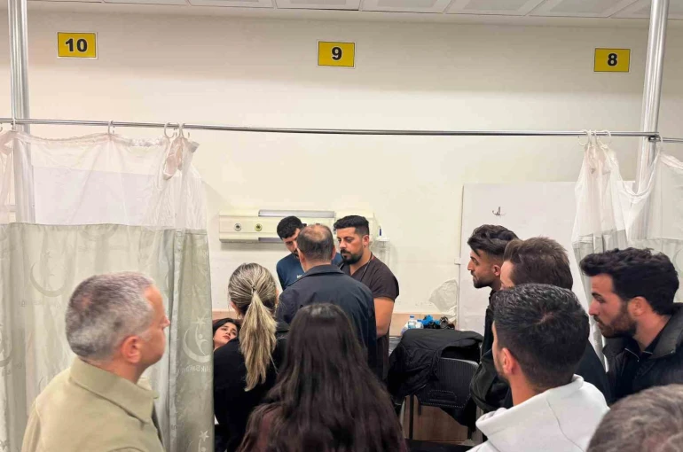 Yurtta kalan öğrenciler zehirlenme şüphesiyle hastaneye kaldırıldı