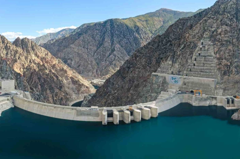 Yusufeli HES 3 yılda 3,4 milyon megavatsaatlik elektrik üretti 