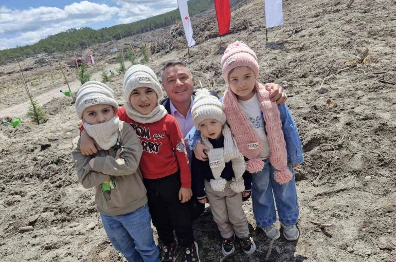 ’Yüz Çocuk Bin Fidan’ adlı ağaç dikme etkinliğinde 1000 fidan dikildi 