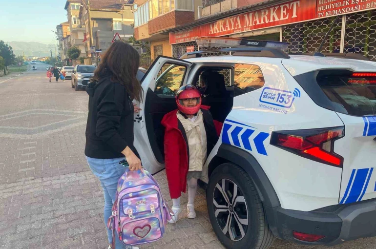 Zabıta ekiplerinden hızlı müdahale: Kazaya ve araç arızasına anında destek 