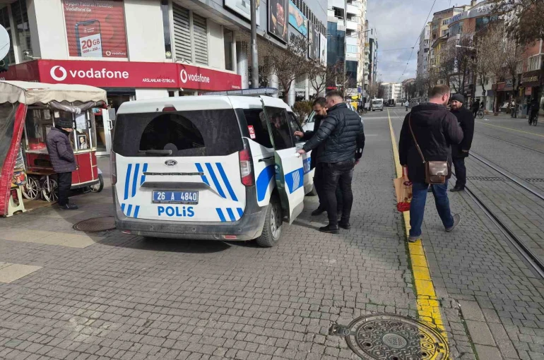 Zabıta ile vatandaş arasındaki hatalı park tartışması polis merkezinde bitti 