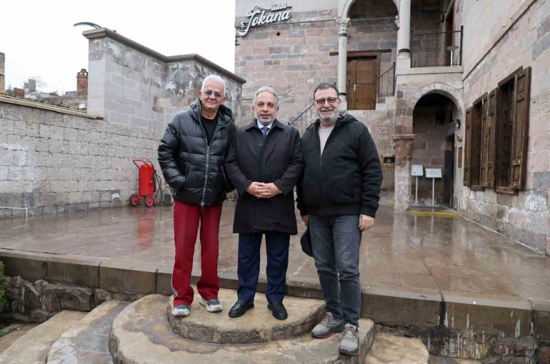 Zafer Algöz’den Sahaaflar Çarşısı’na tam not 