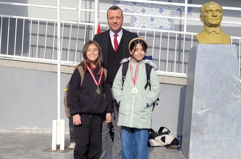 Zafer İlkokulu il düzeyindeki başarılarıyla Altıntaş’ın gururu oldu 