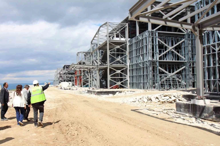 Zekbekci’den ‘Denizli Büyükşehir hastaneye su vermiyor’ çıkışı 