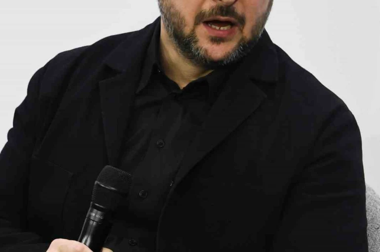 Zelenskiy: "Bize iki aylık bir ateşkes verin, seçimlere gideriz" 