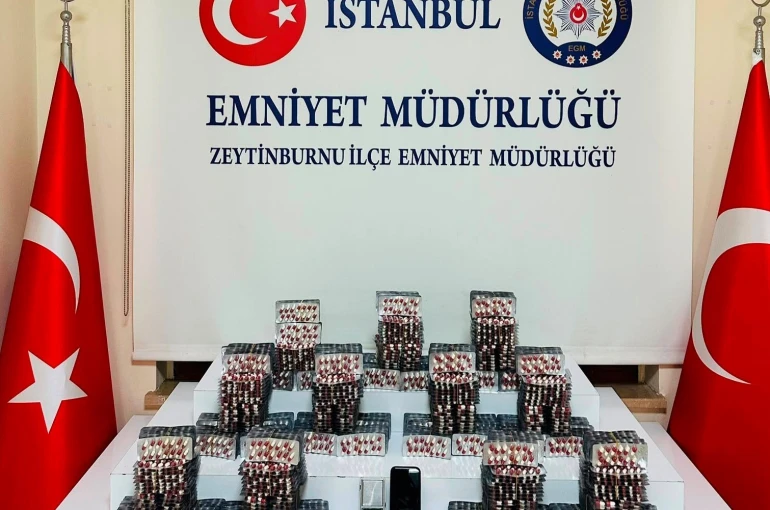 Zeytinburnu’nda 11 bin 60 sentetik ecza ele geçirildi