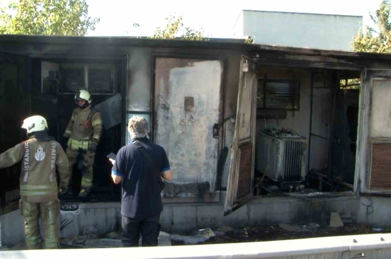 Zeytinburnu’nda trafo alevlere teslim oldu