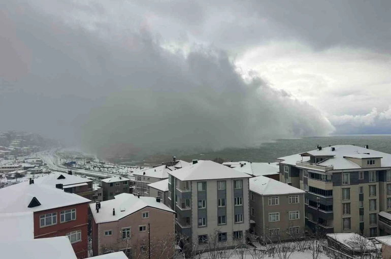 Zonguldak’a kar fırtınası geldi 