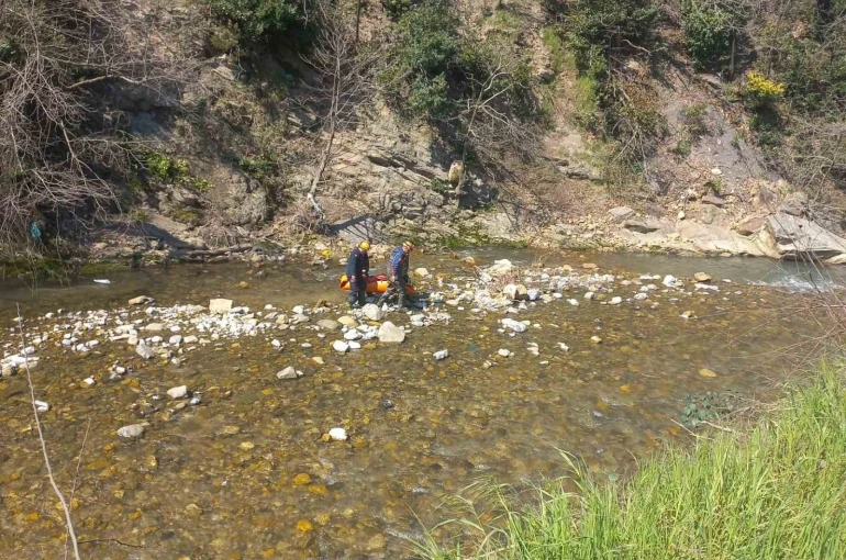 Zonguldak’ta 150 metreden dere yatağına düşen kadın hastaneye kaldırıldı 