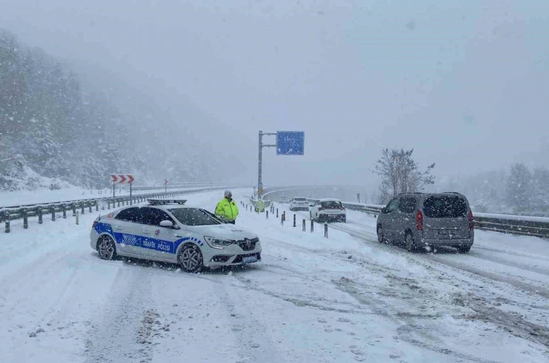 Zonguldak’ta 198 köy yolunu açmak için çalışmalar sürüyor 