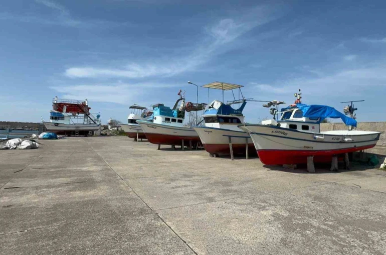 Zonguldak’ta balıkçılar limana demirledi, umutlar yeni sezona kaldı 