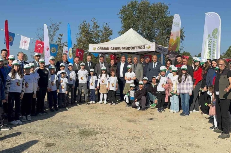 Zonguldak’ta fidan diktiler 