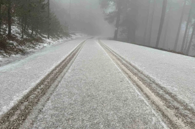 Zorkun Yaylası’nda dolu etkili oldu, çevre beyaza büründü 