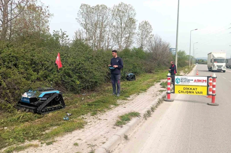 Zorlu araziler "çalı canavarı" ile temizleniyor 