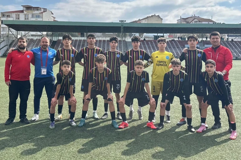 Zorlu maçın kazananı 1299 Bilecik Kulübü oldu