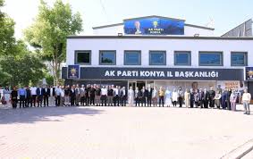Bakan Çiftçi'den AK Parti Konya'ya ziyaret